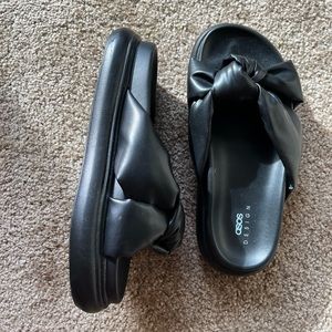 Chunky leather Black Slides